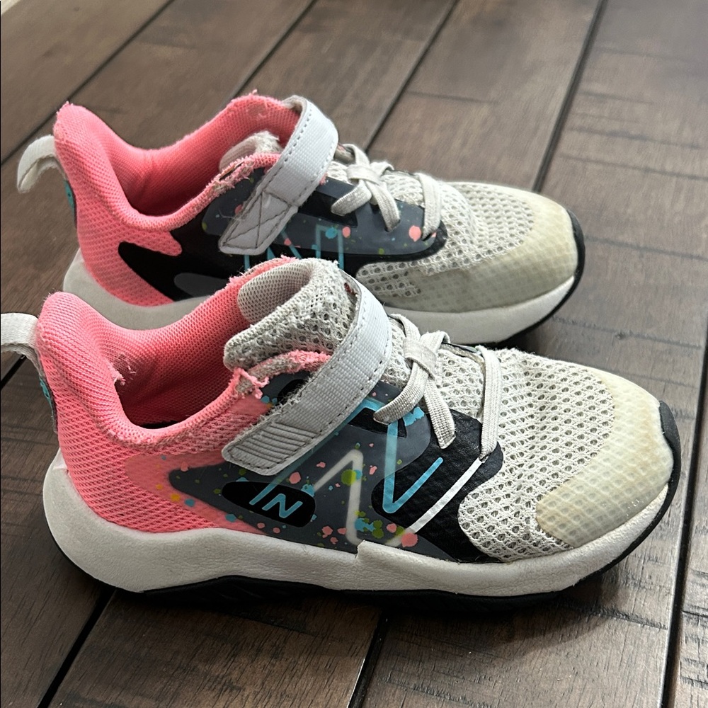 New Balance Rave Run Sneakers